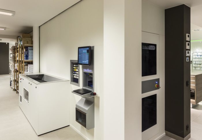 Pharmacy Delbeke_robot MT.XL