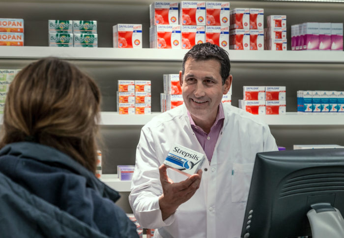 Hyper-efficient-use-of-time-main Pharmacists have more time to advise people and truly enjoy a hyper efficient use of time when installing pharmacy robots