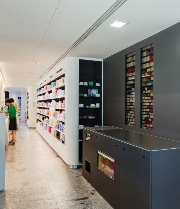 Install your storage robot wherever you want in your pharmacy to fully enjoy an optimal use of space